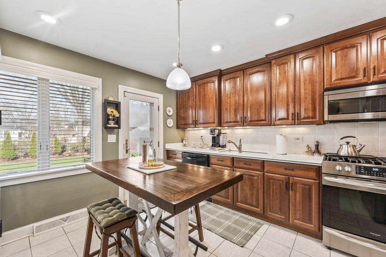 602 S Edward Street, Mount Prospect, IL 60056