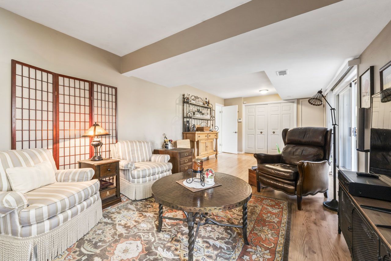 602 S Edward Street, Mount Prospect, IL 60056