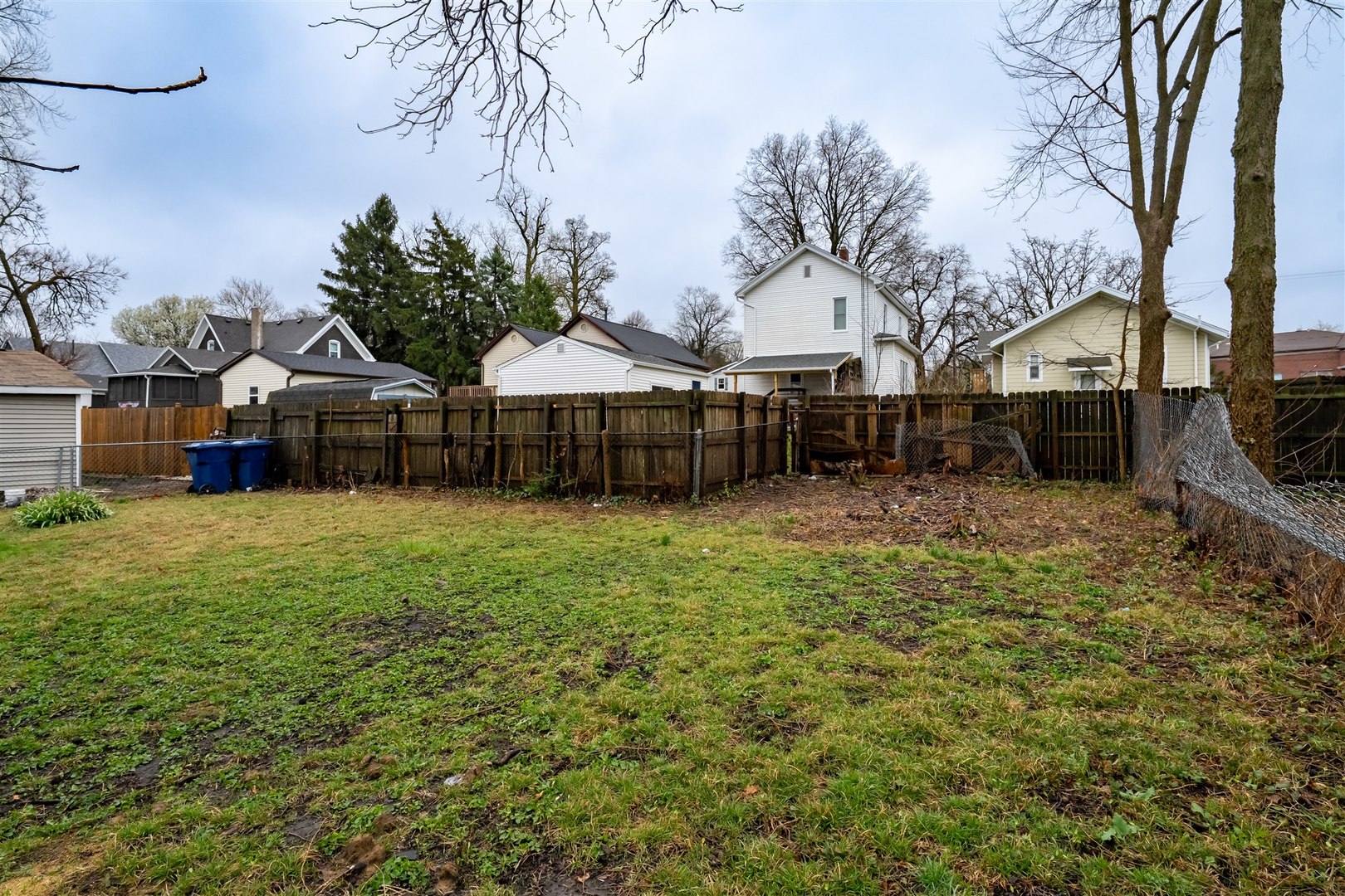 1022 W Taylor Street, Bloomington, IL 61701