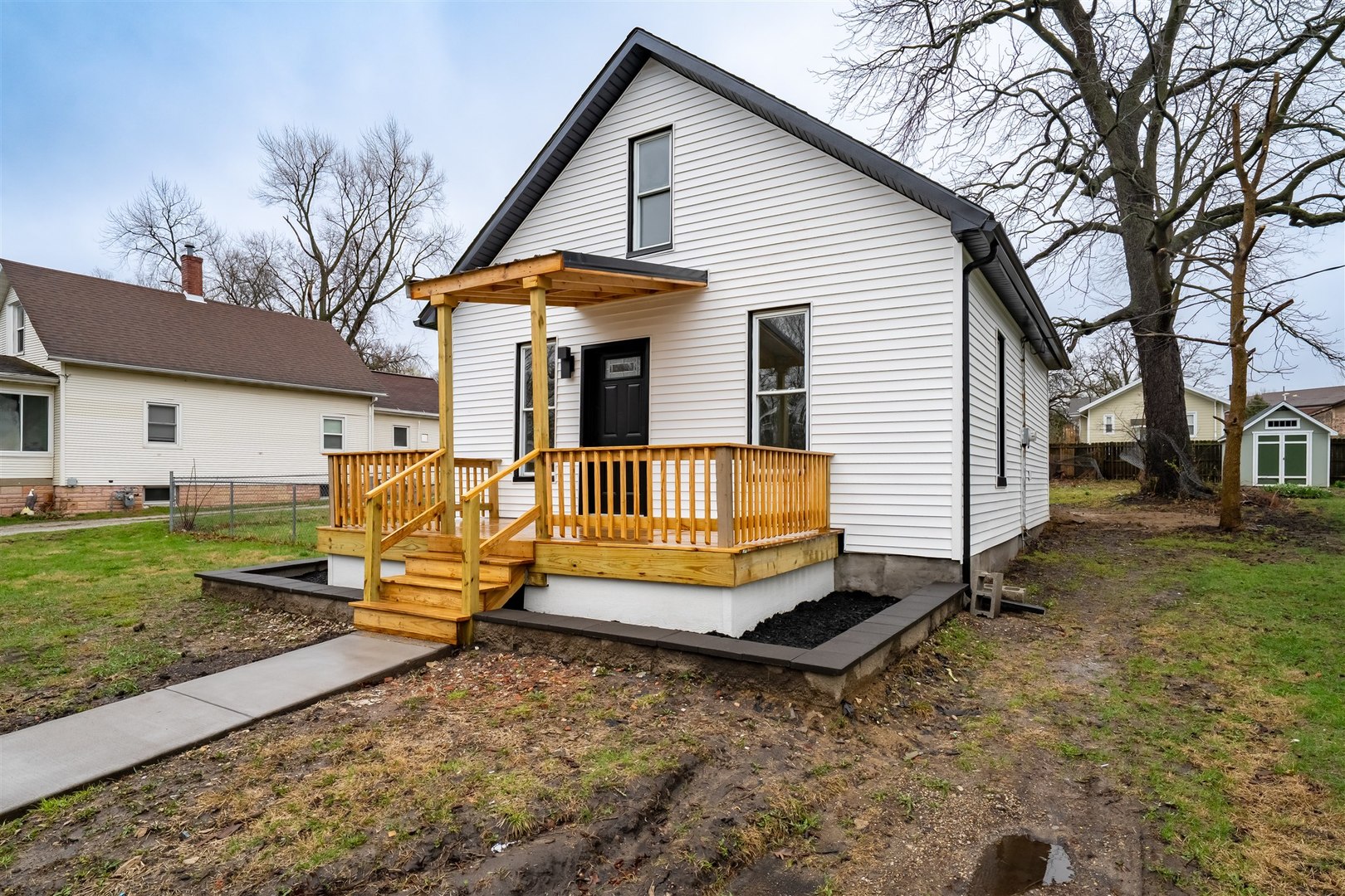 1022 W Taylor Street, Bloomington, IL 61701