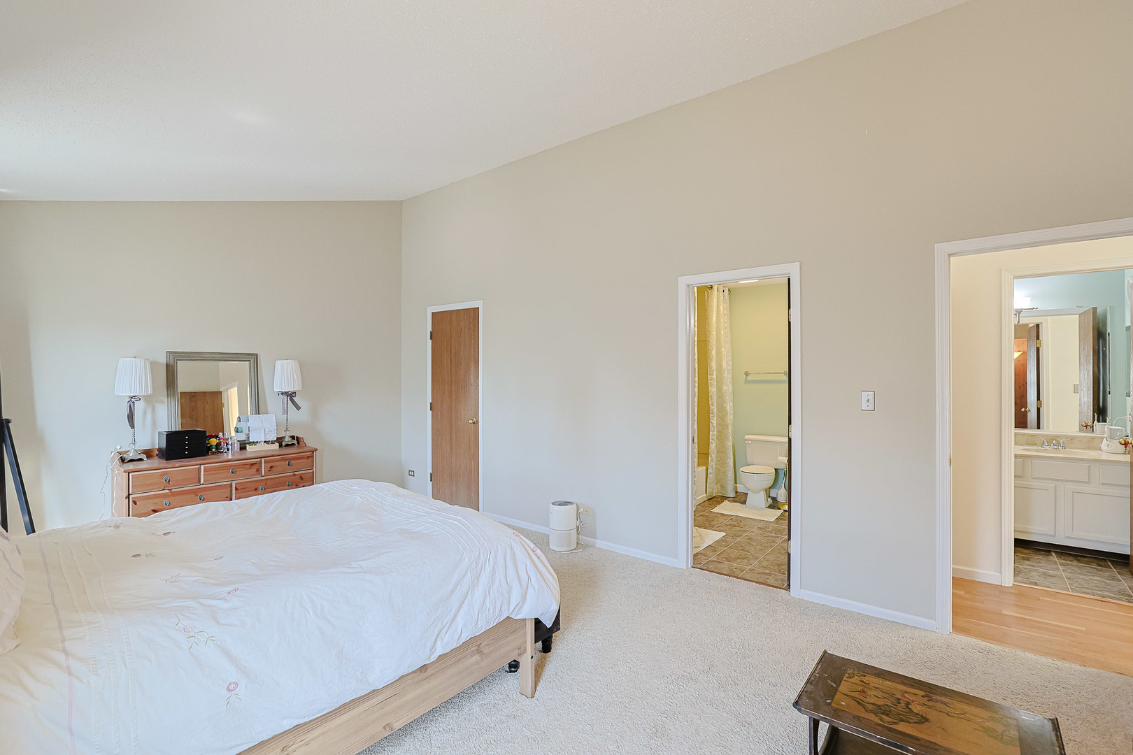 3S094 Timber Drive, Warrenville, IL 60555