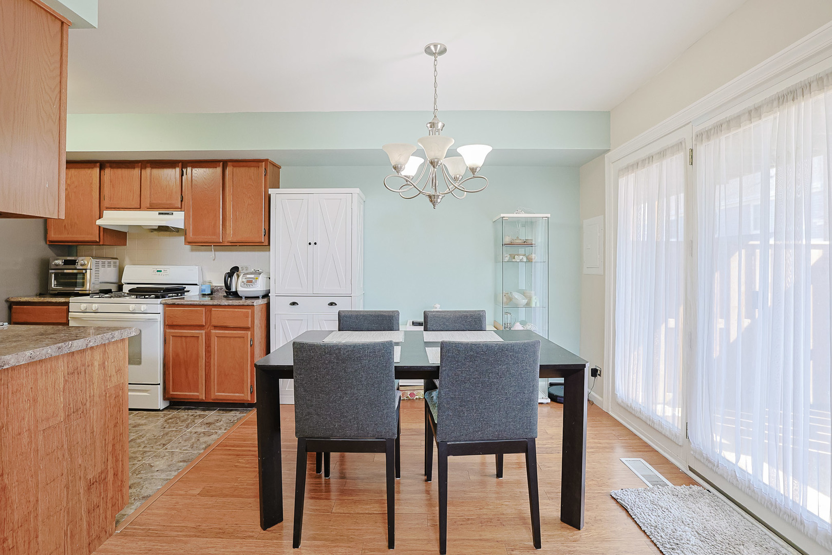 3S094 Timber Drive, Warrenville, IL 60555