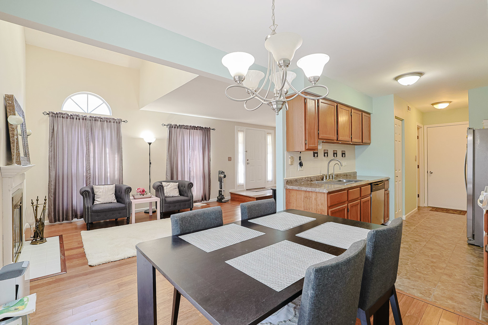 3S094 Timber Drive, Warrenville, IL 60555