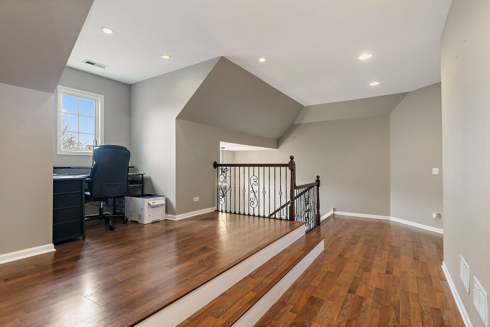 1211 Coyote Trail, Hampshire, IL 60140