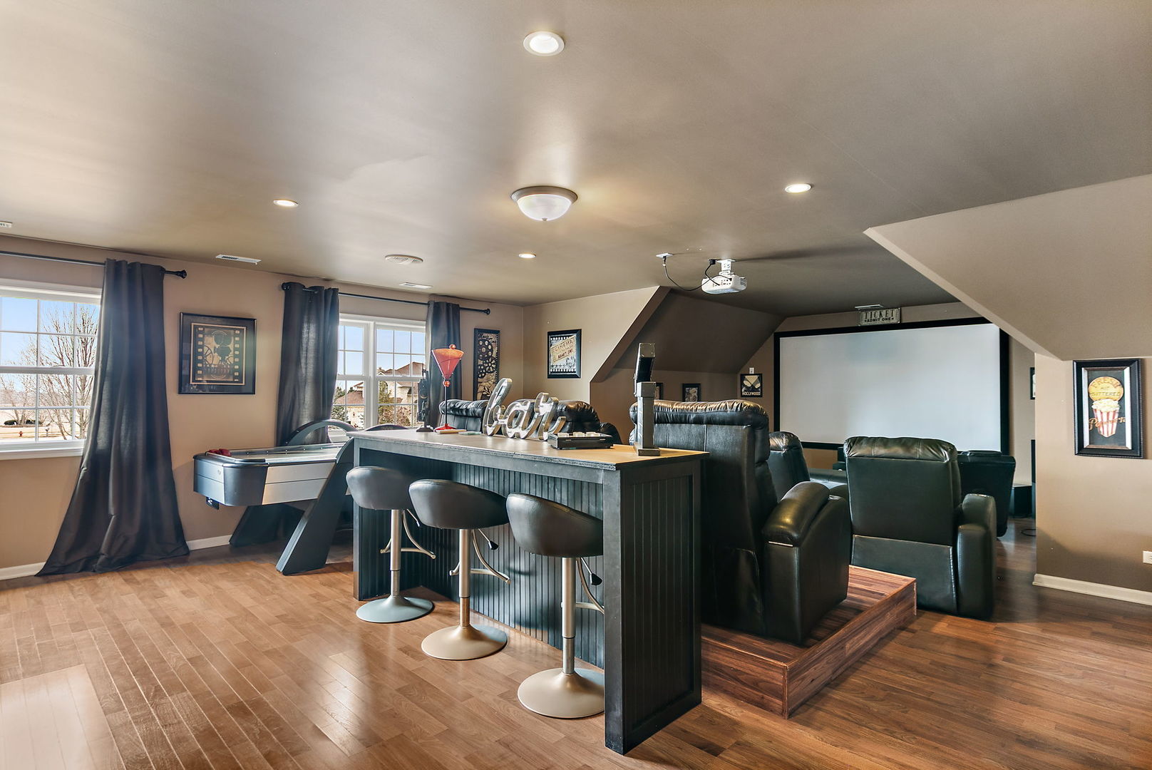 1211 Coyote Trail, Hampshire, IL 60140