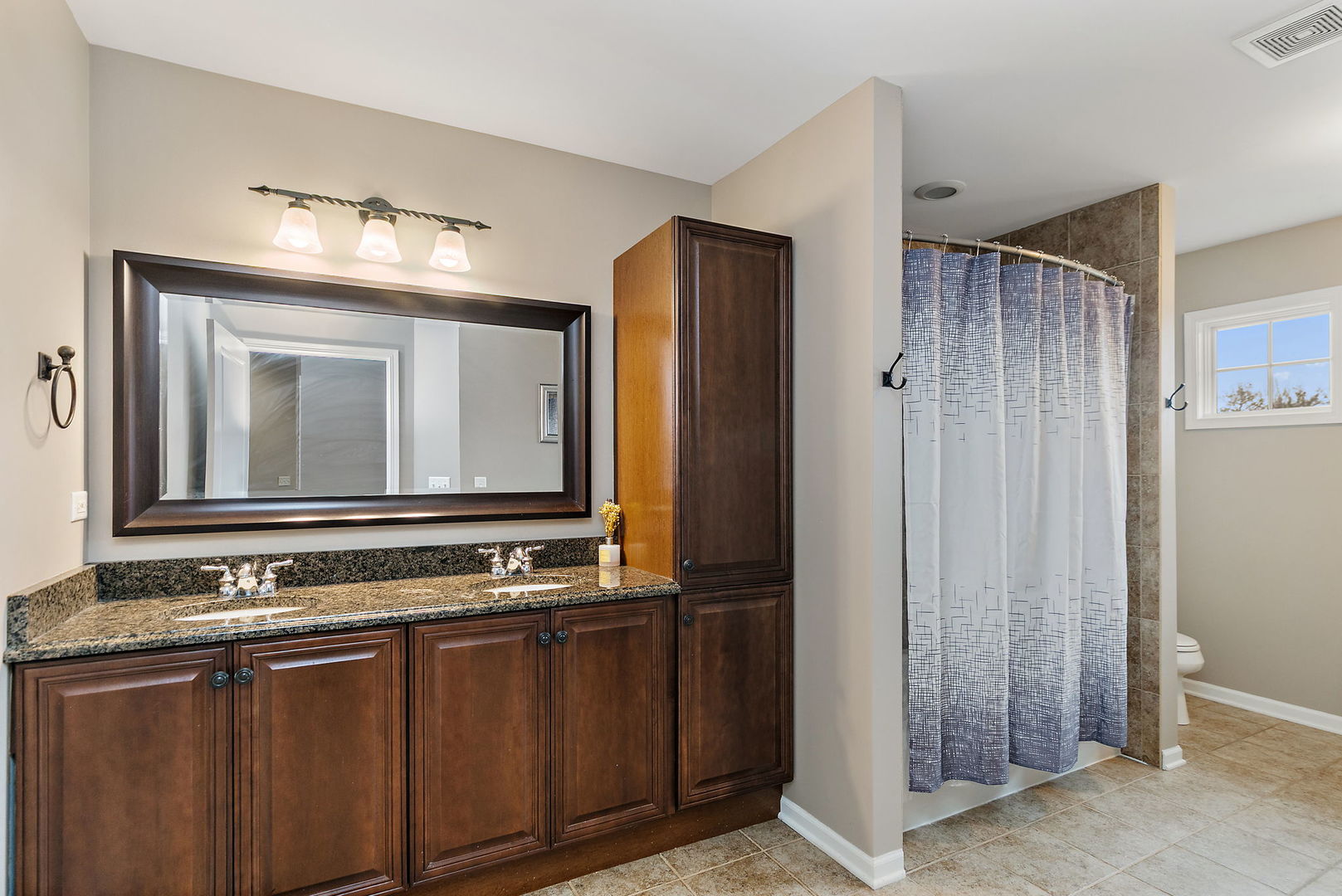 1211 Coyote Trail, Hampshire, IL 60140