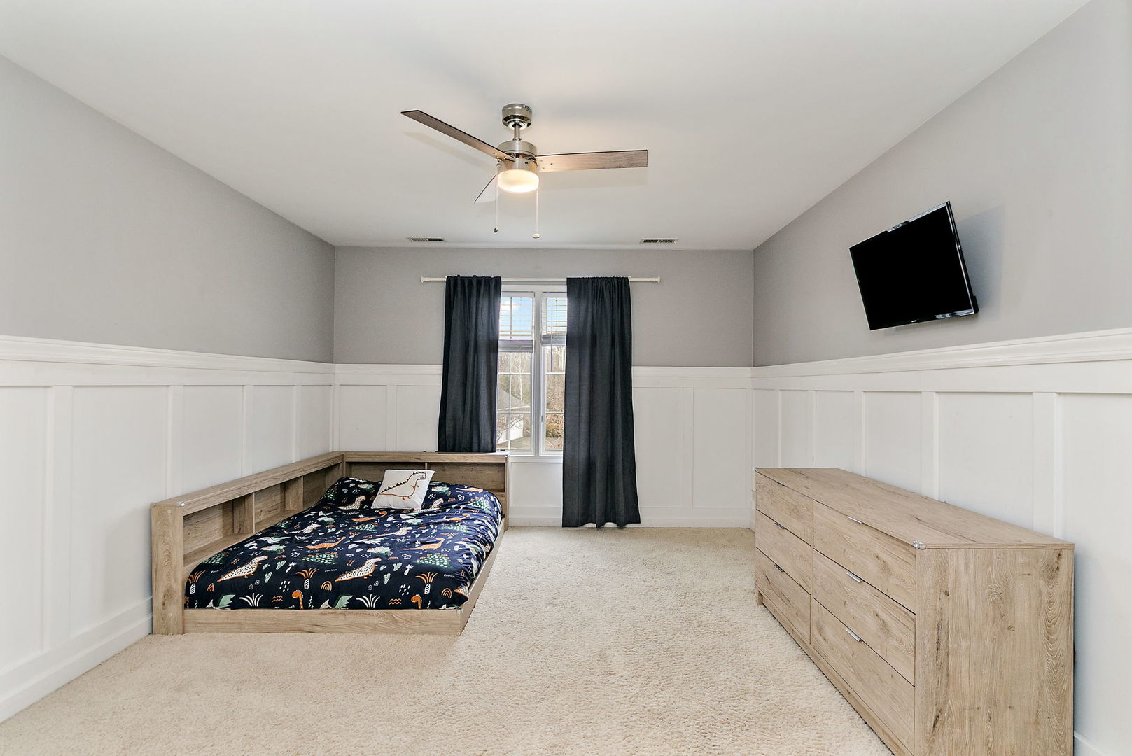 1211 Coyote Trail, Hampshire, IL 60140