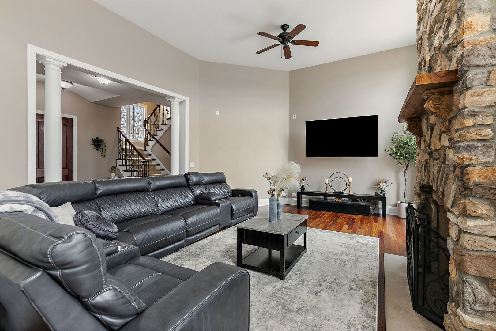 1211 Coyote Trail, Hampshire, IL 60140