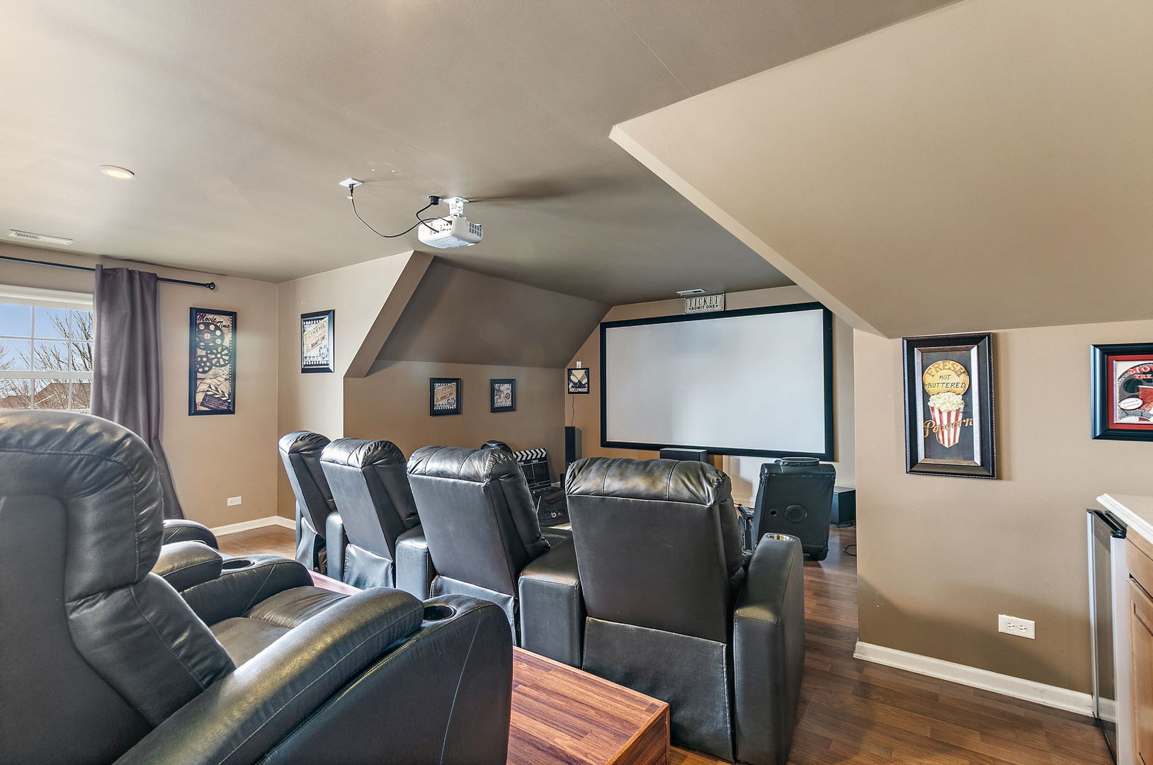 1211 Coyote Trail, Hampshire, IL 60140