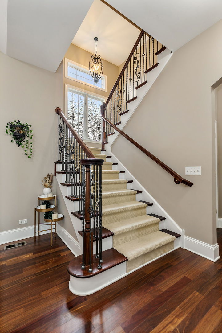 1211 Coyote Trail, Hampshire, IL 60140