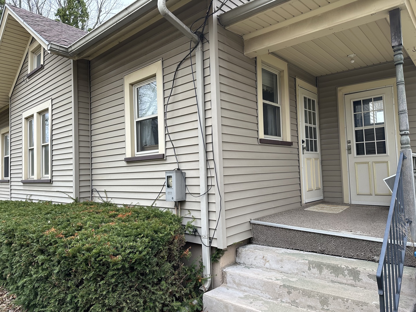 303 S Pleasant Street, Princeton, IL 61356