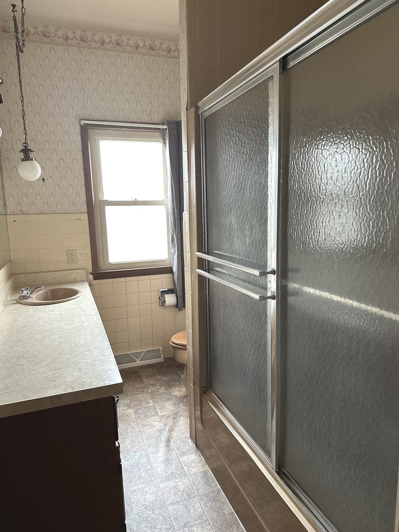 303 S Pleasant Street, Princeton, IL 61356