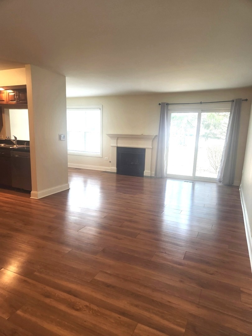 43 Foxcroft Boulevard #135, Naperville, IL 60565