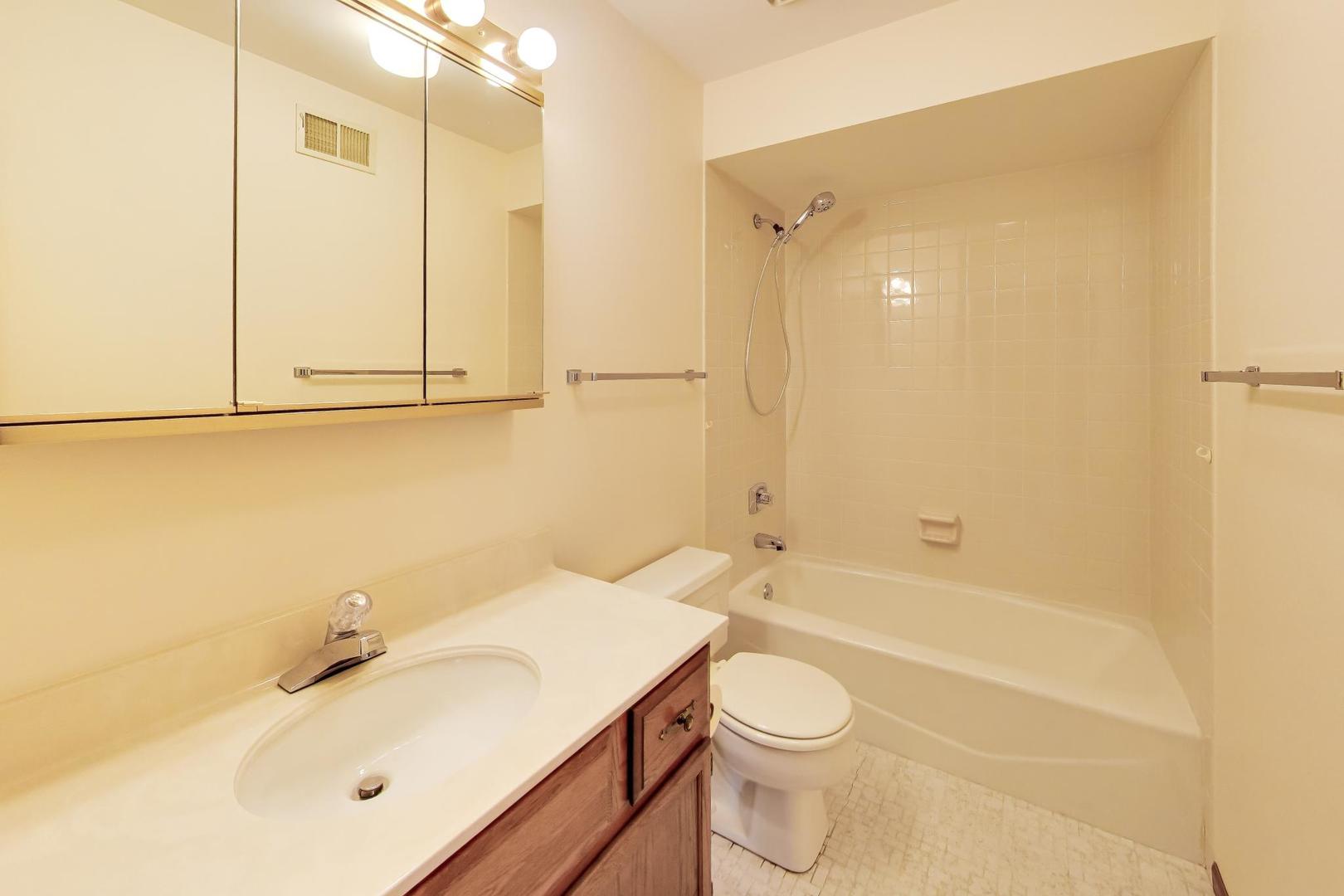 245 Windsor Lane #C, Willowbrook, IL 60527