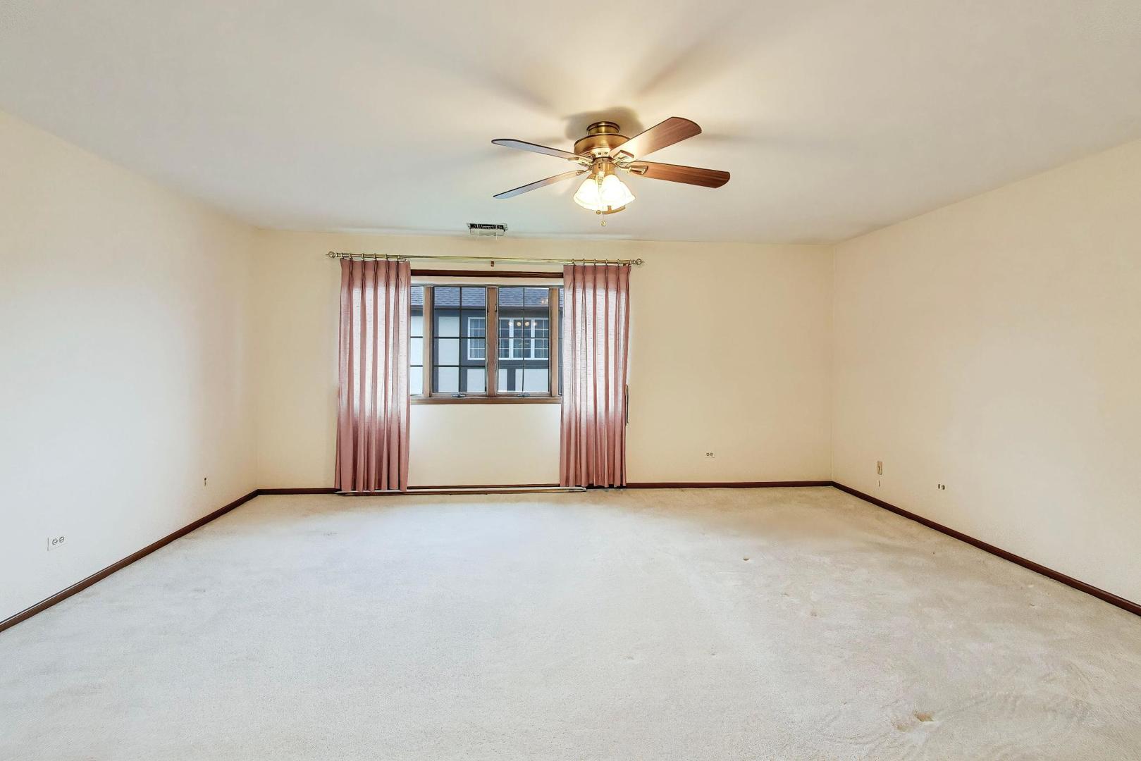 245 Windsor Lane #C, Willowbrook, IL 60527