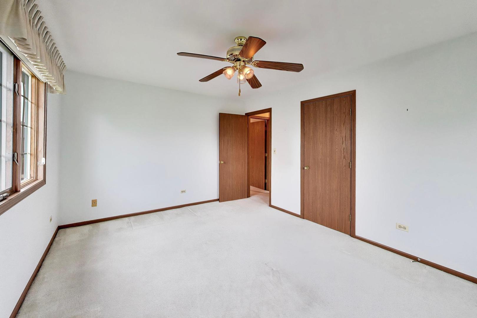 245 Windsor Lane #C, Willowbrook, IL 60527