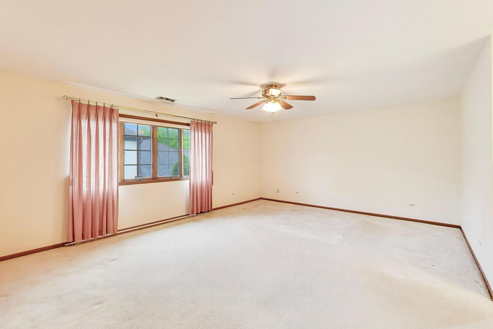 245 Windsor Lane #C, Willowbrook, IL 60527