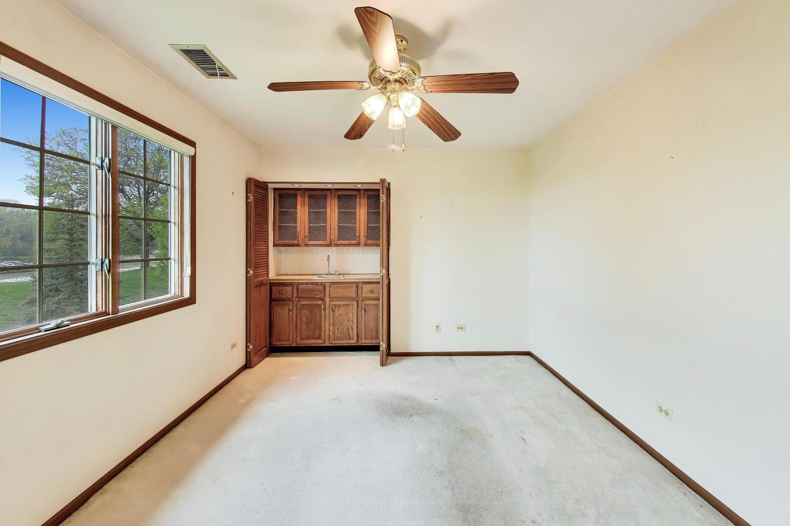 245 Windsor Lane #C, Willowbrook, IL 60527