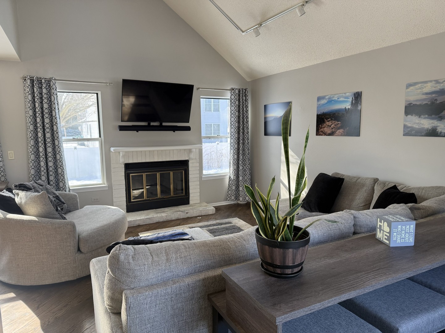 525 Lasalle Lane, Buffalo Grove, IL 60089