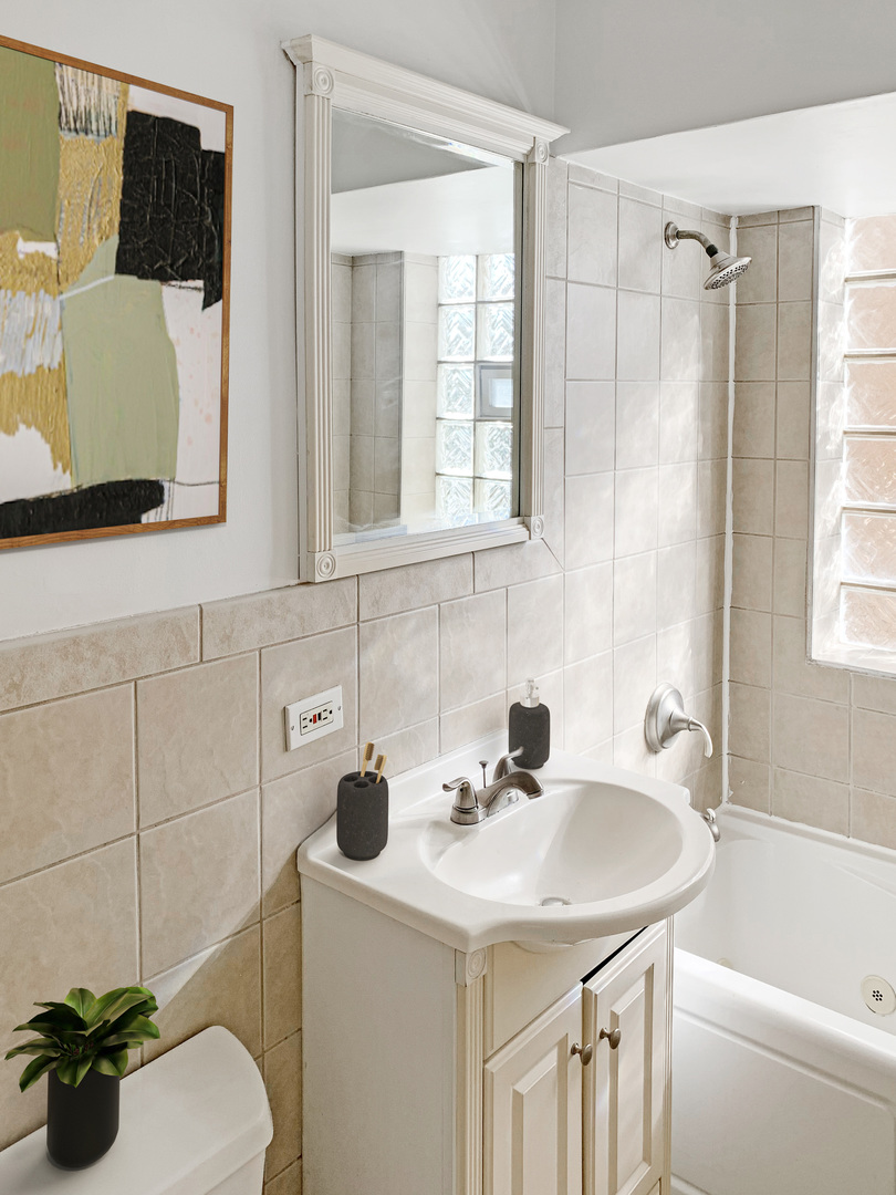 2245 Des Plaines Avenue #A, North Riverside, IL 60546