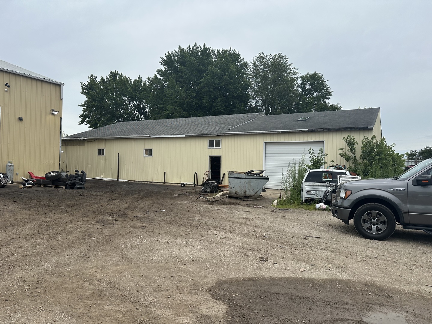 500 E Railroad Avenue, Leland, IL 60531