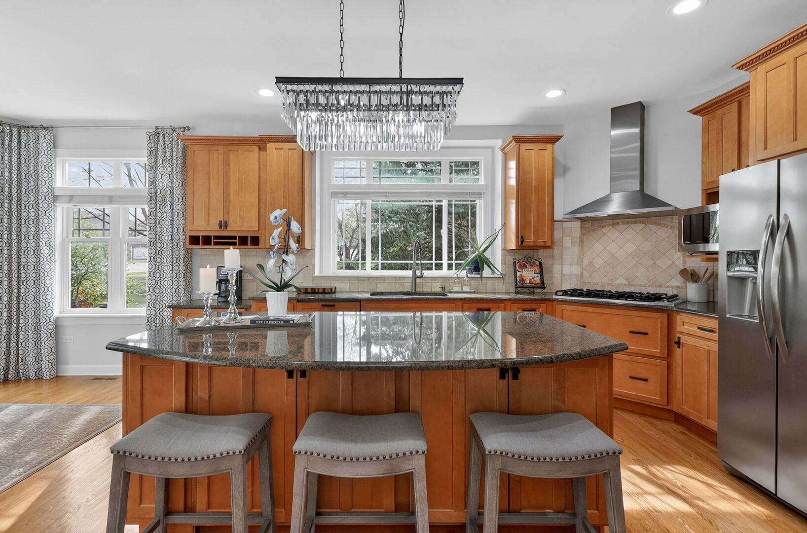 702 S Wilmette Avenue, Westmont, IL 60559