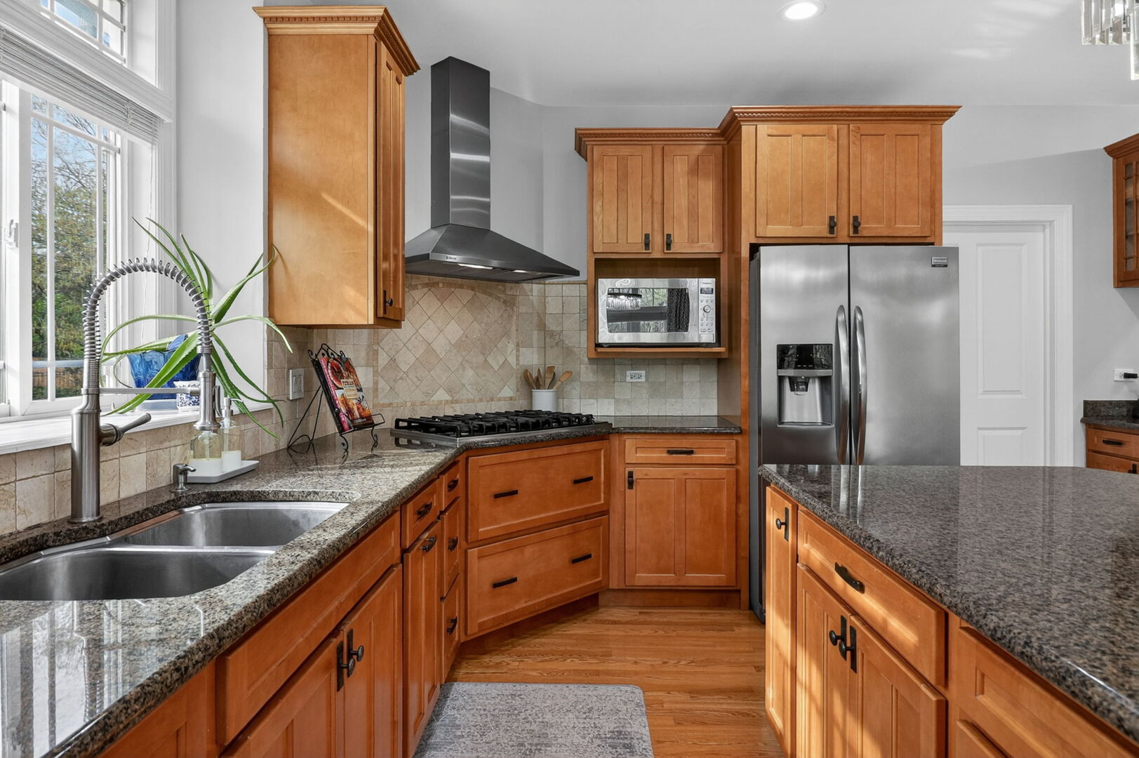 702 S Wilmette Avenue, Westmont, IL 60559