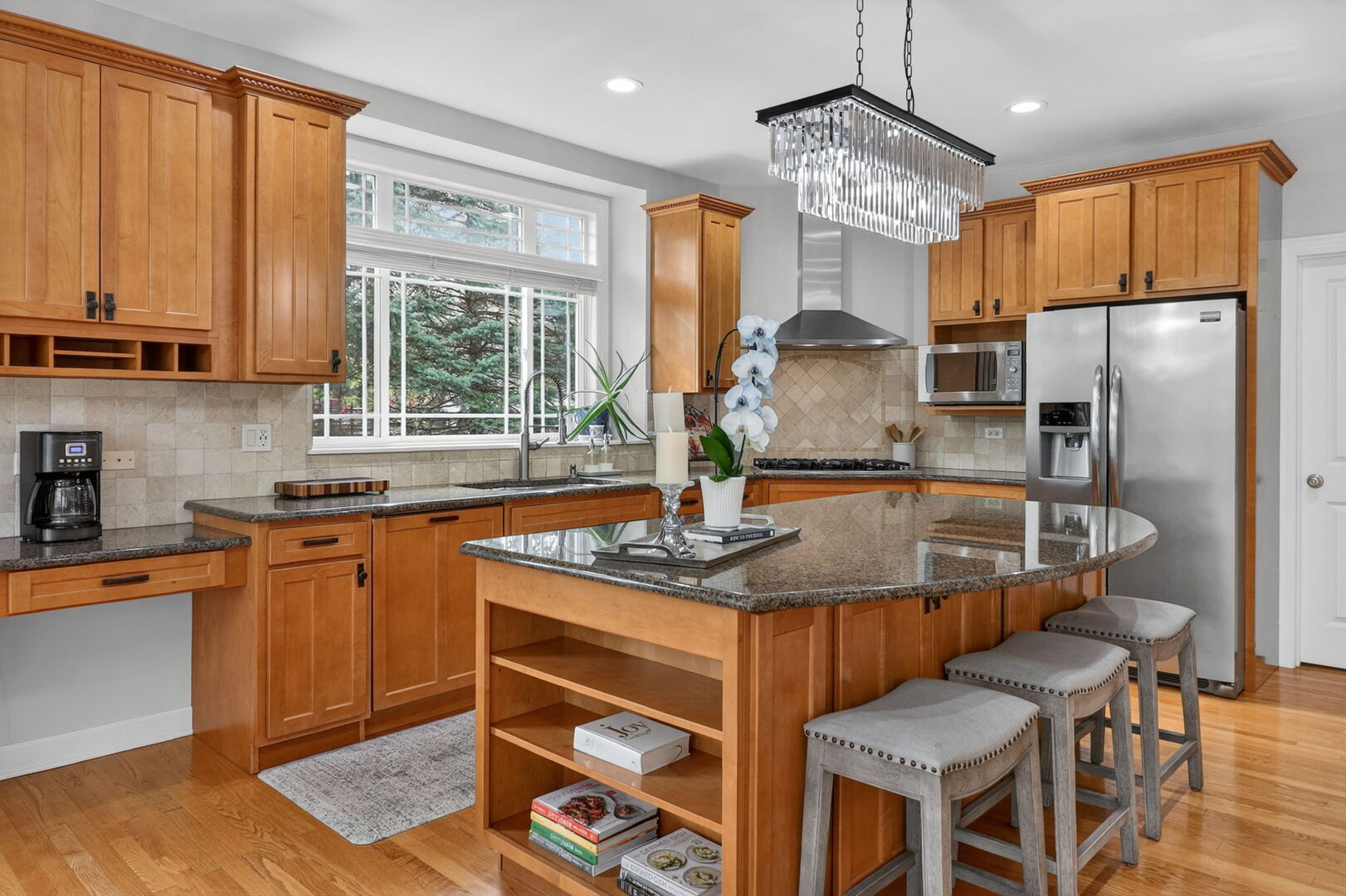 702 S Wilmette Avenue, Westmont, IL 60559