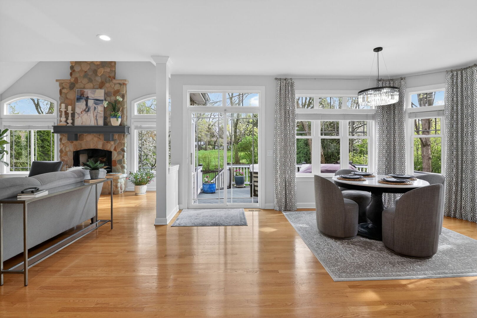 702 S Wilmette Avenue, Westmont, IL 60559