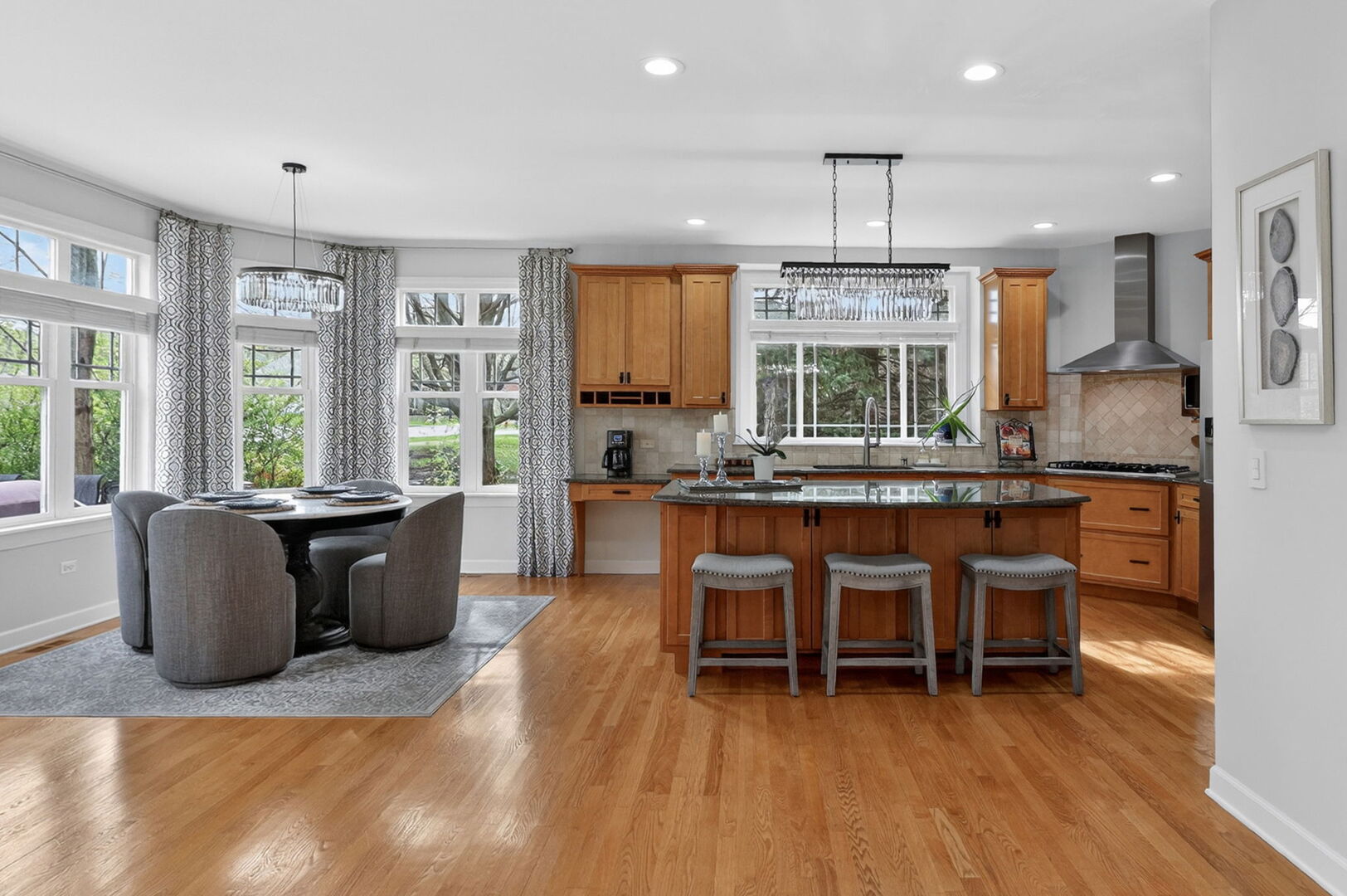 702 S Wilmette Avenue, Westmont, IL 60559