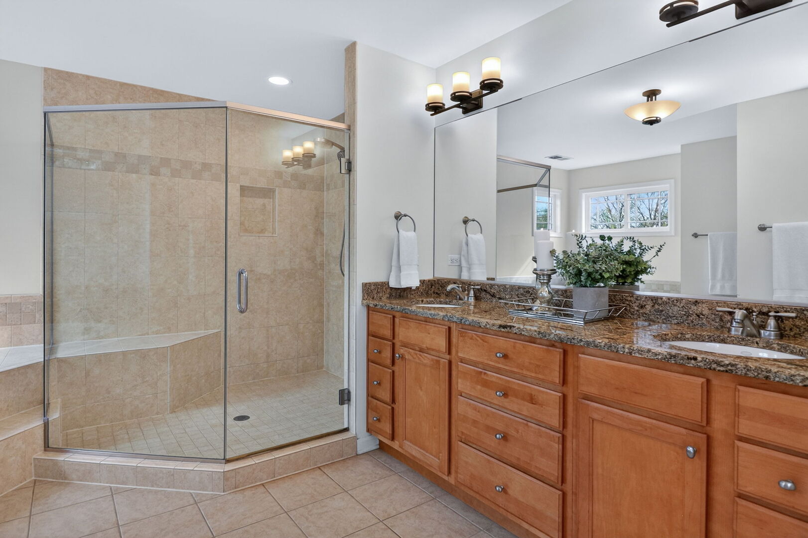 702 S Wilmette Avenue, Westmont, IL 60559