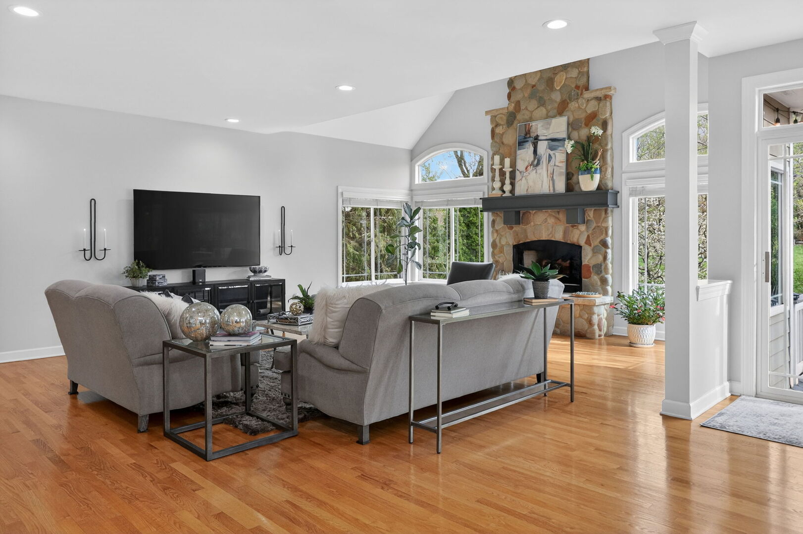 702 S Wilmette Avenue, Westmont, IL 60559