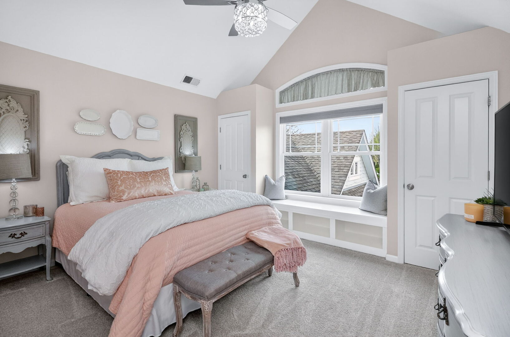 702 S Wilmette Avenue, Westmont, IL 60559