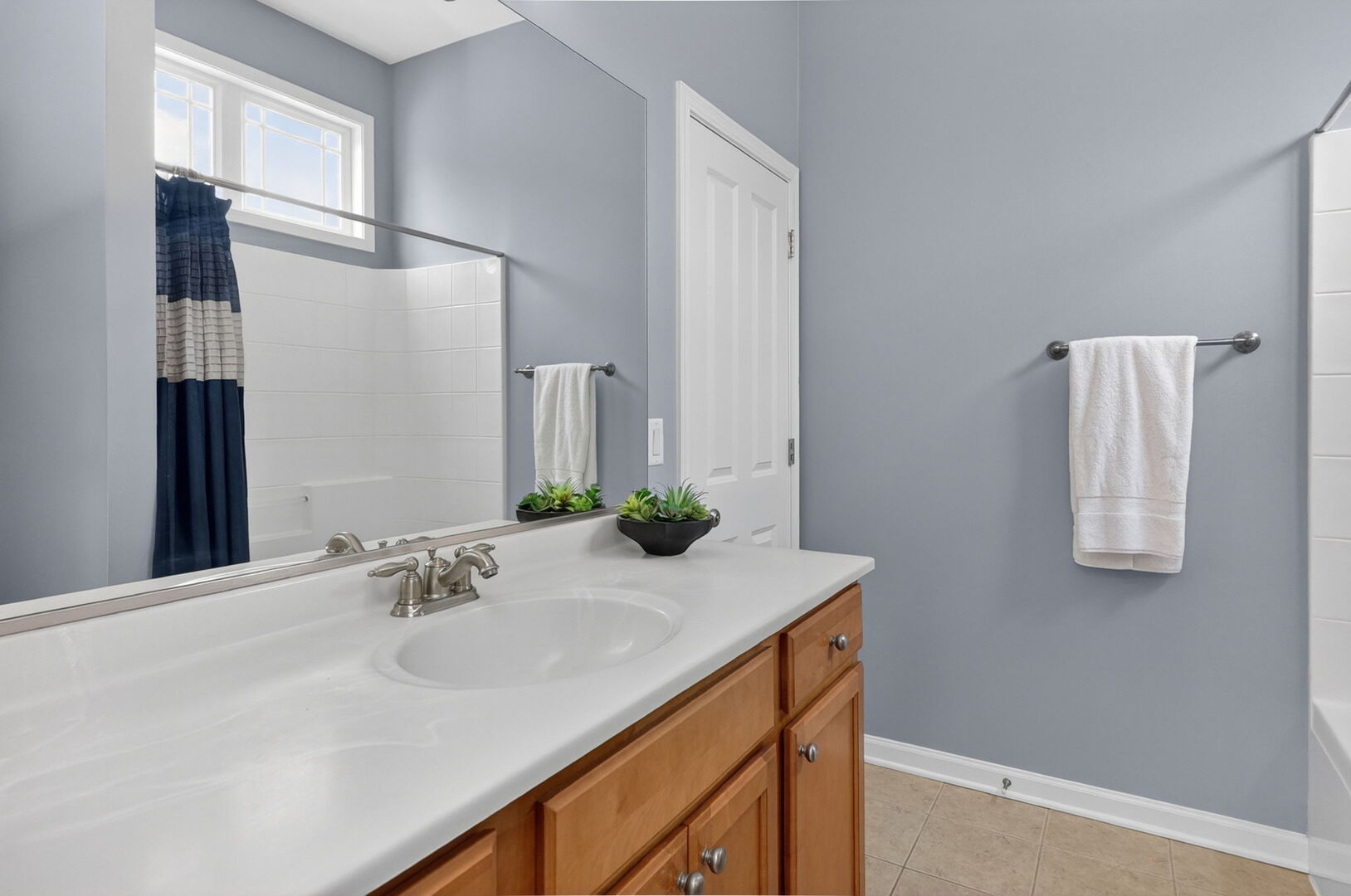 702 S Wilmette Avenue, Westmont, IL 60559