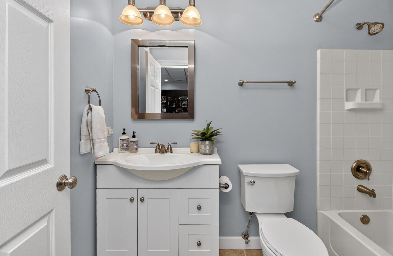 702 S Wilmette Avenue, Westmont, IL 60559