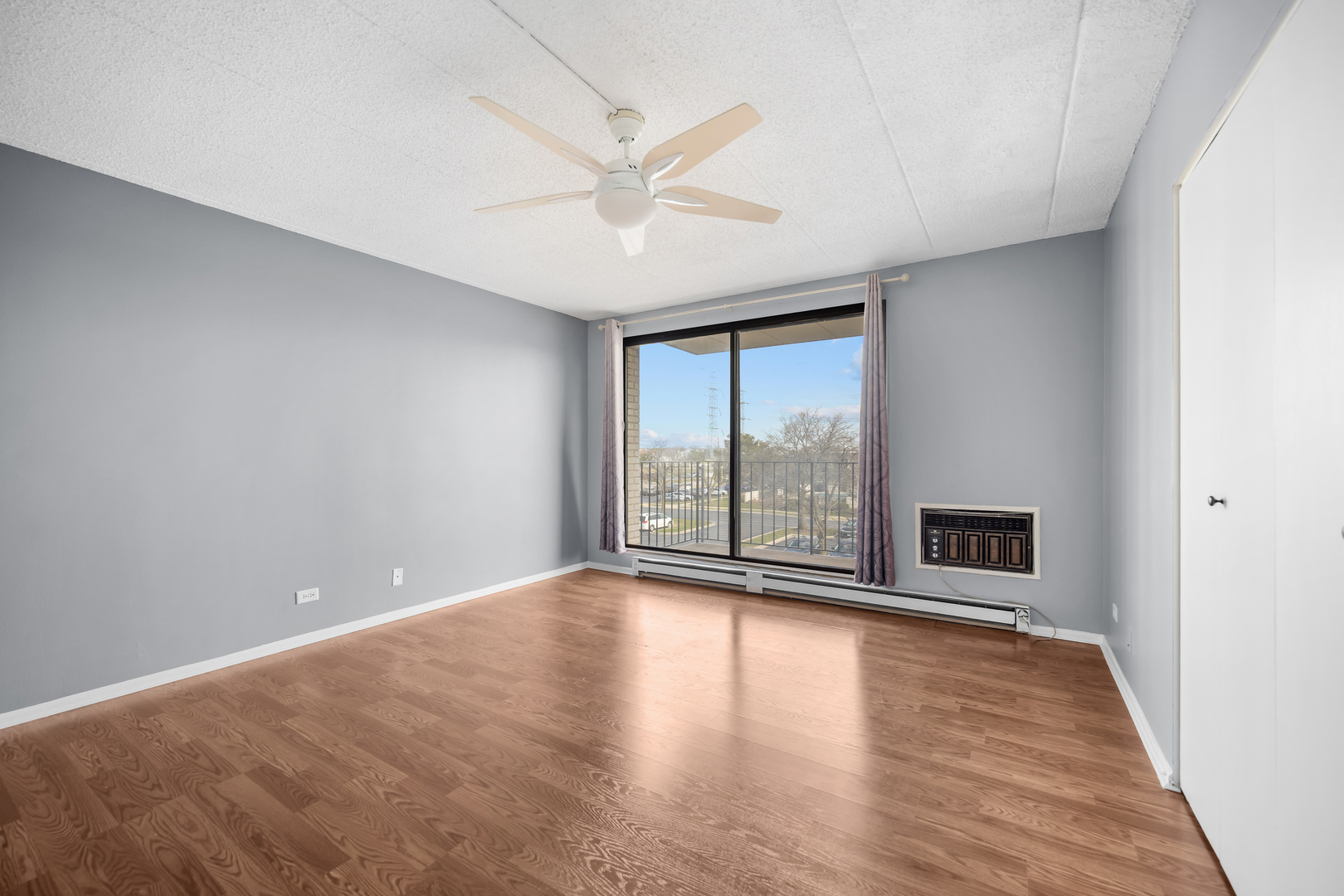 9118 W Elmwood Drive #3K, Niles, IL 60714