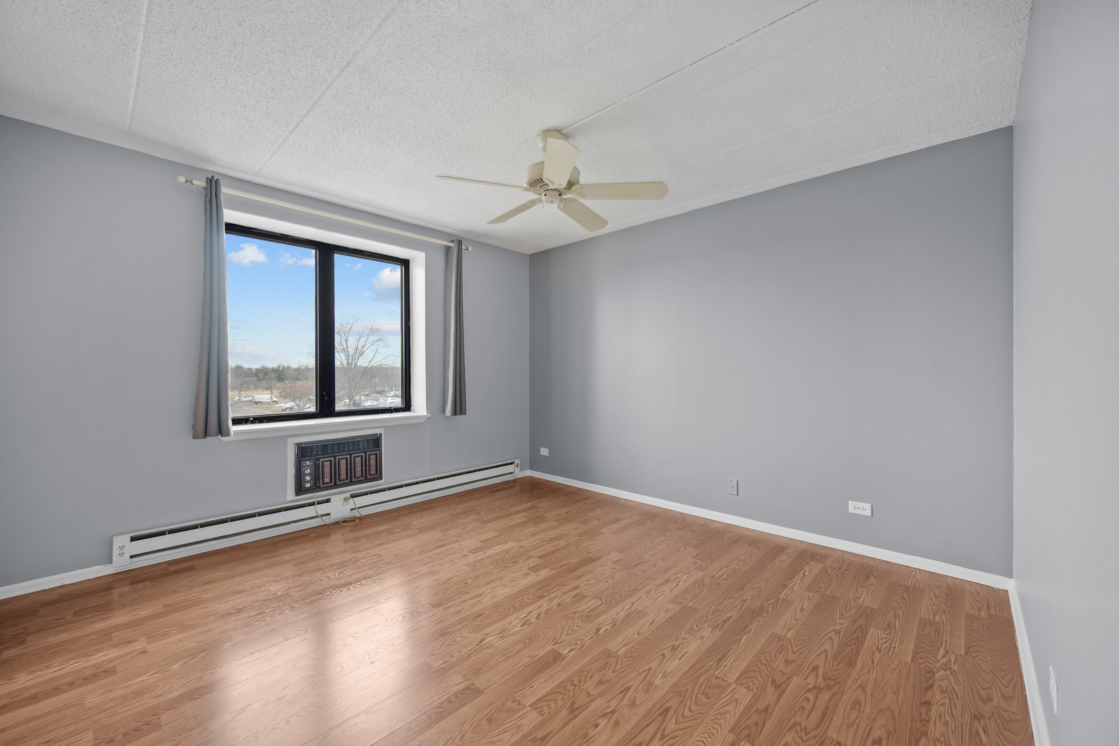 9118 W Elmwood Drive #3K, Niles, IL 60714