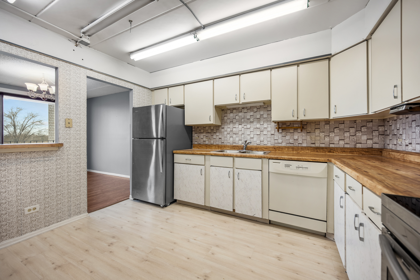 9118 W Elmwood Drive #3K, Niles, IL 60714