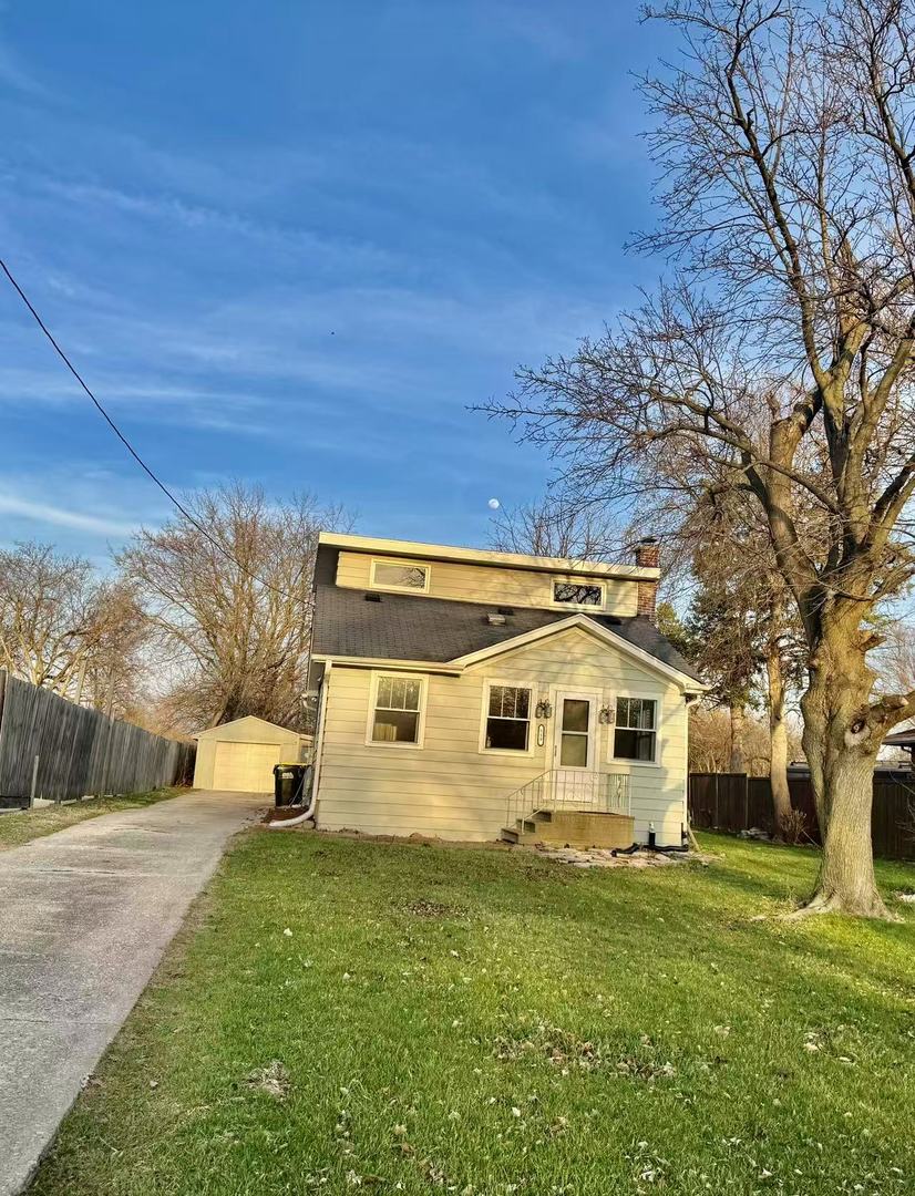 519 N Park Street, Westmont, IL 60559