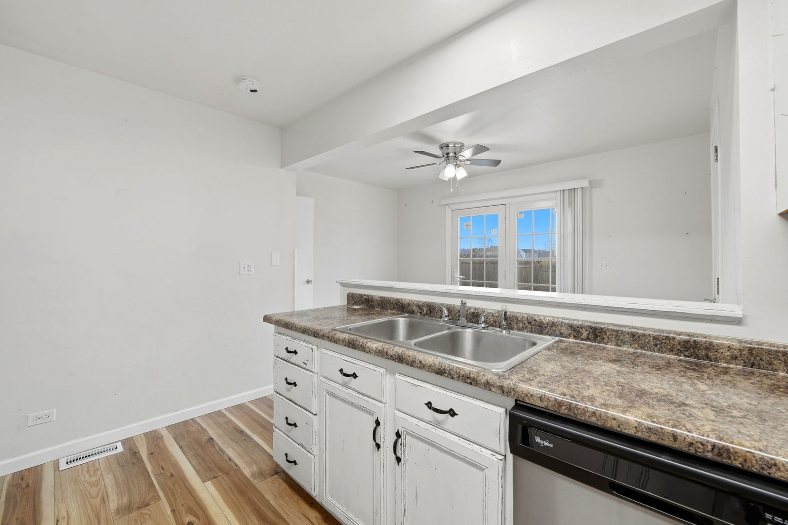 688 S ELIZABETH Street #688, Maple Park, IL 60151