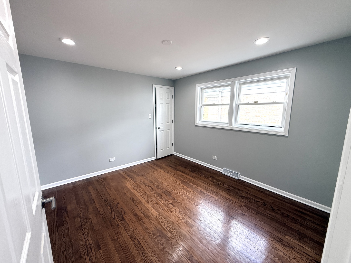 7805 S Homan Avenue, Chicago, IL 60652