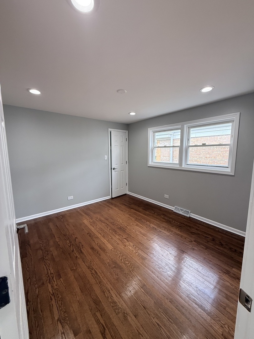 7805 S Homan Avenue, Chicago, IL 60652