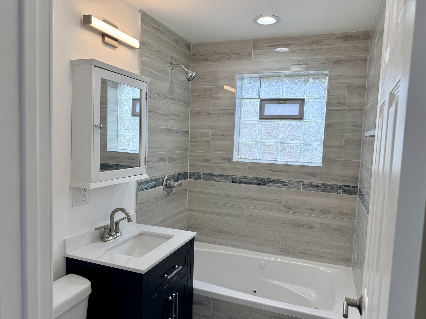 7805 S Homan Avenue, Chicago, IL 60652