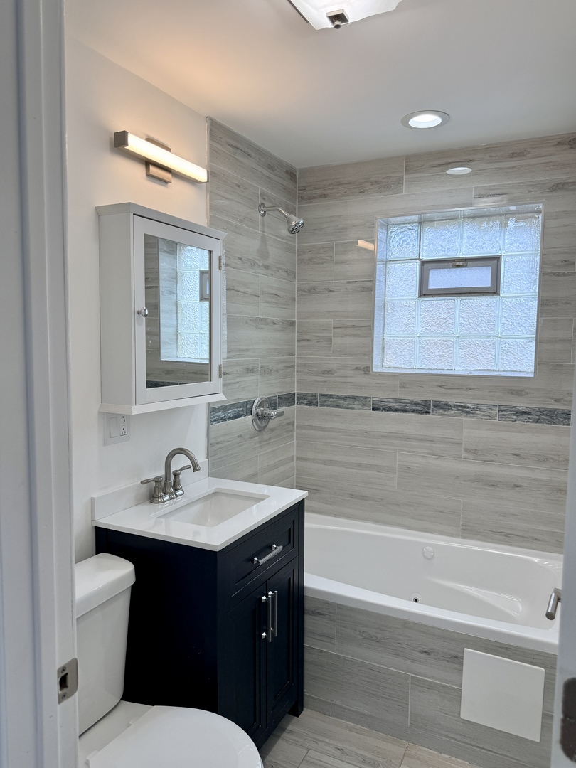 7805 S Homan Avenue, Chicago, IL 60652