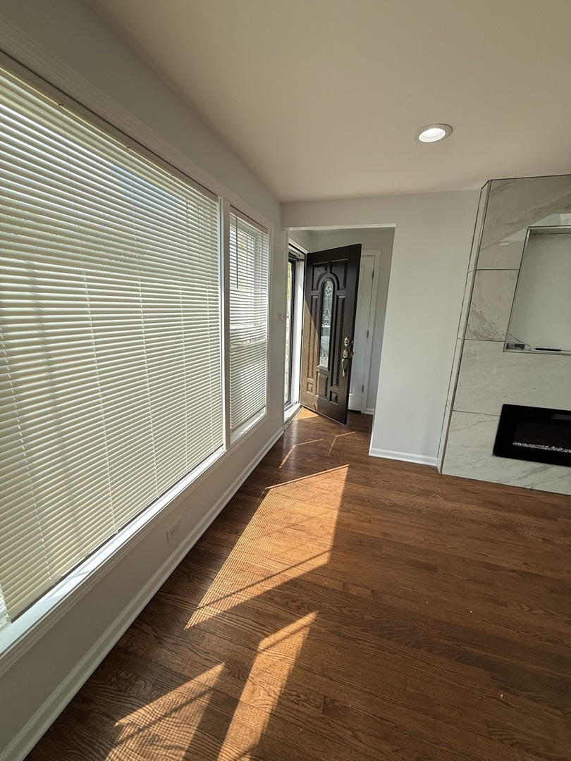 7805 S Homan Avenue, Chicago, IL 60652