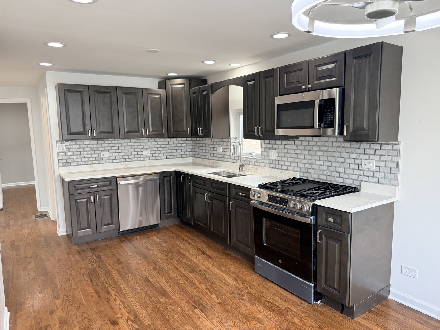 7805 S Homan Avenue, Chicago, IL 60652