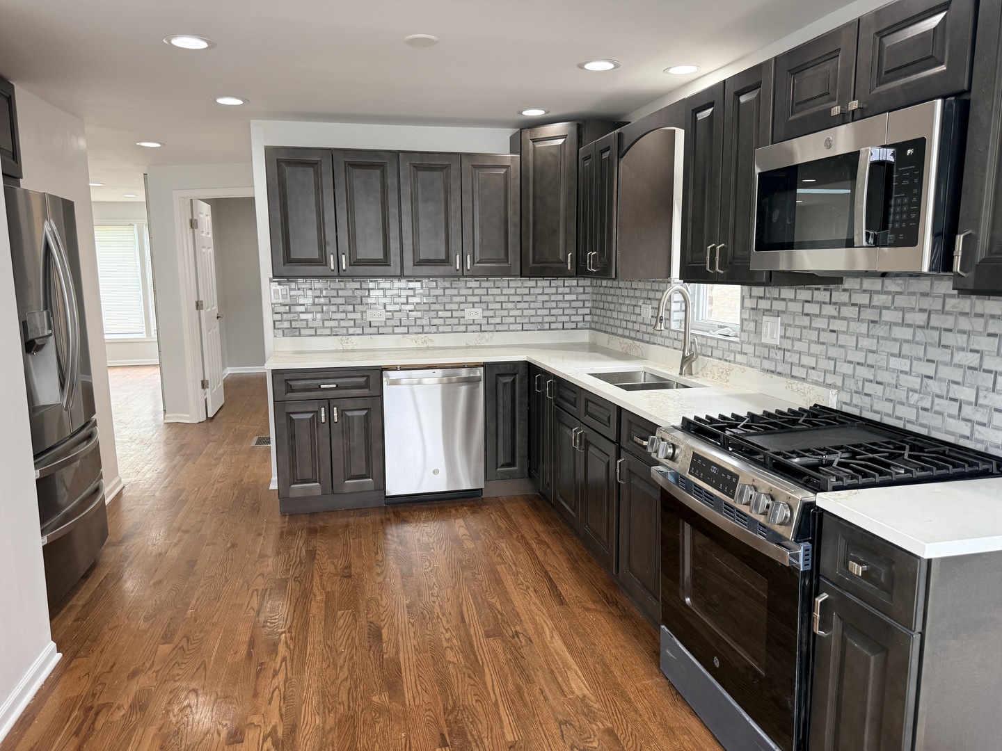 7805 S Homan Avenue, Chicago, IL 60652