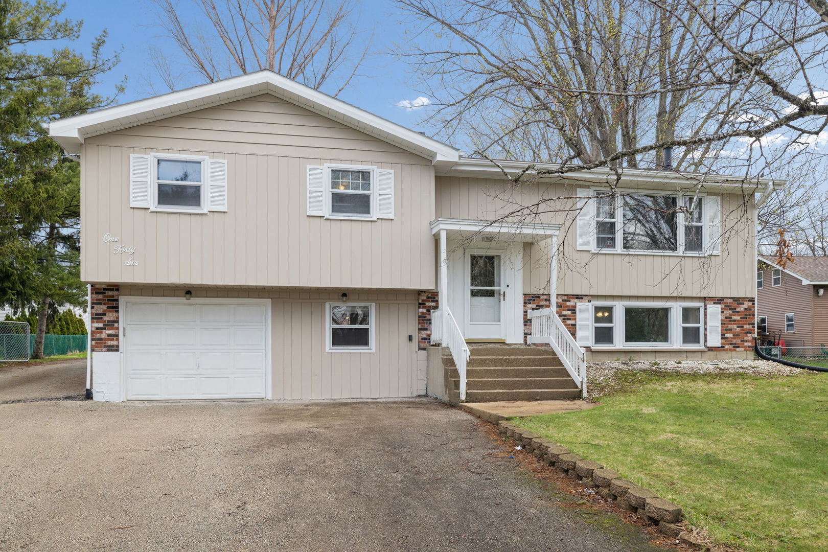 146 S Anderson Road, New Lenox, IL 60451