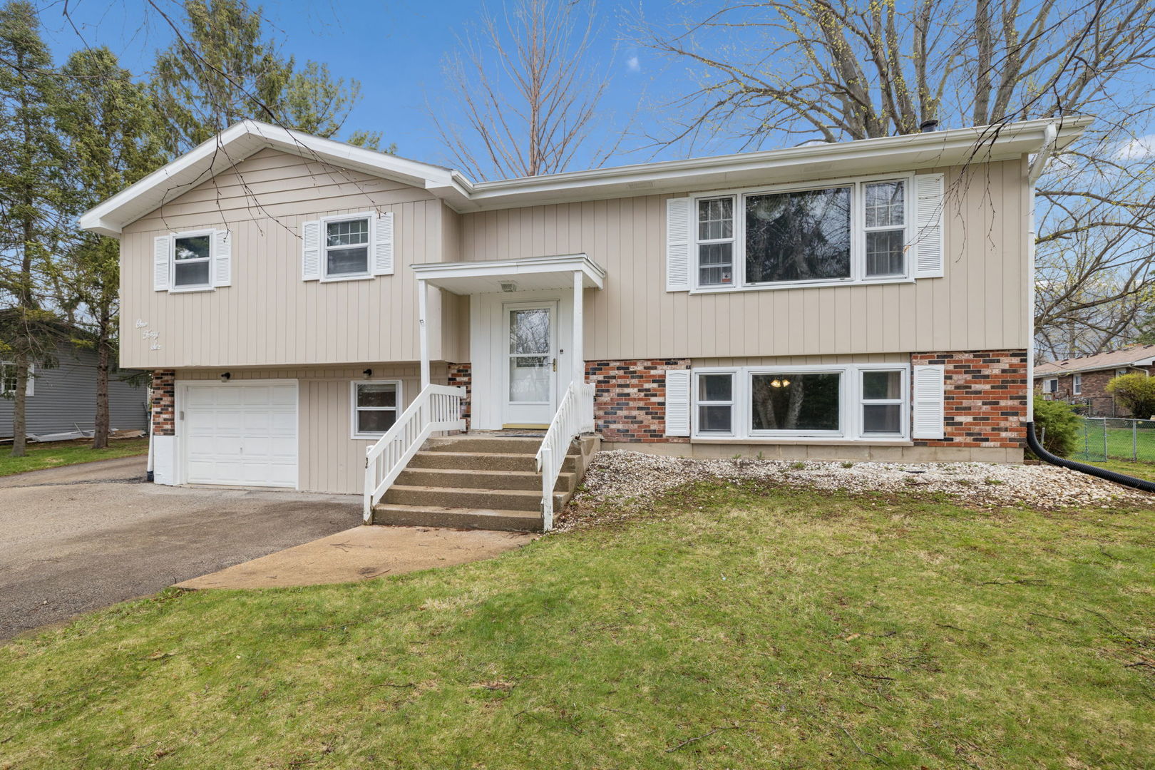 146 S Anderson Road, New Lenox, IL 60451