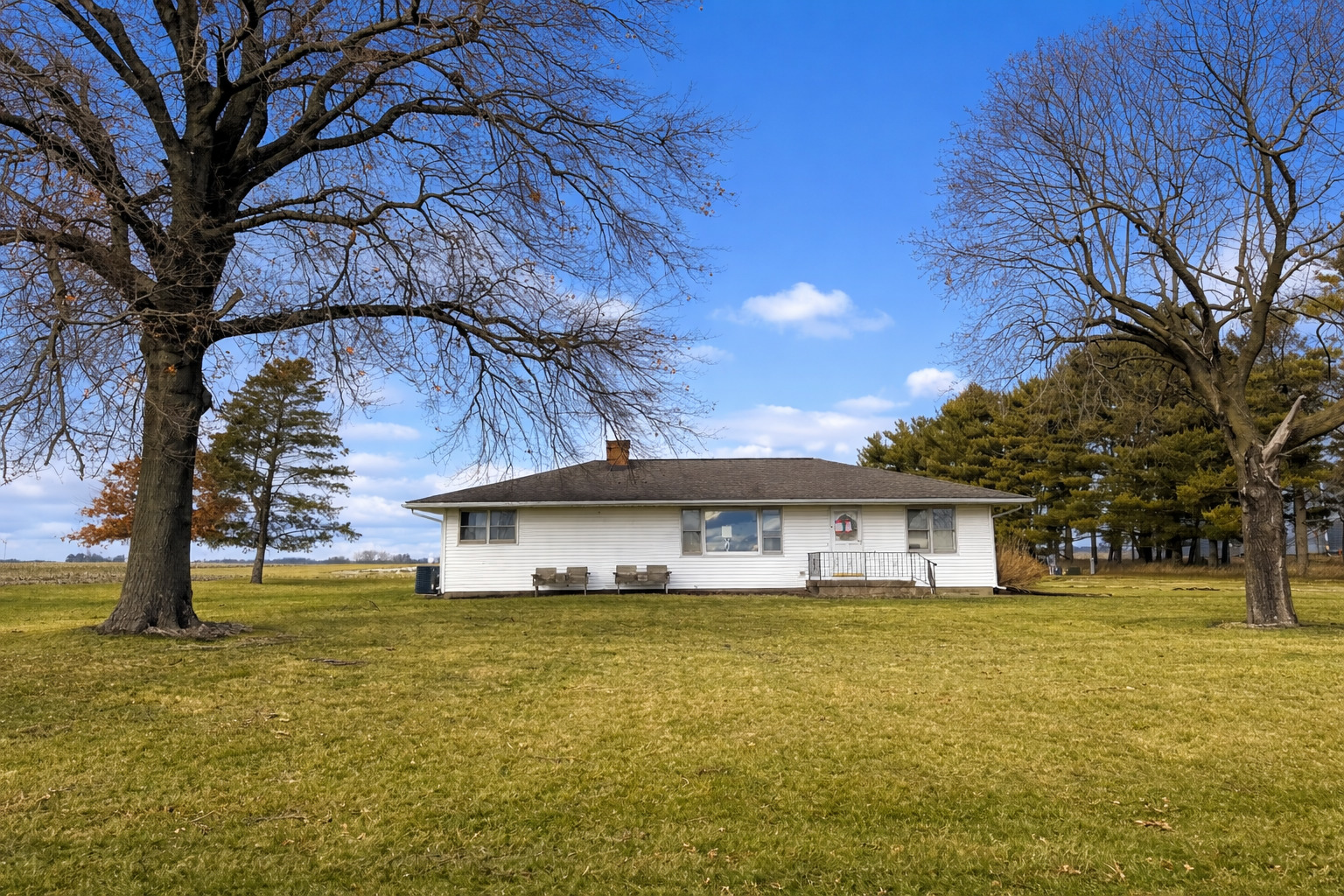 16353 2300 North Avenue, Walnut, IL 61376